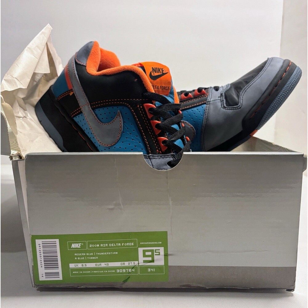 Nike Low-Top Sneakers in Blue, Gray & Orange